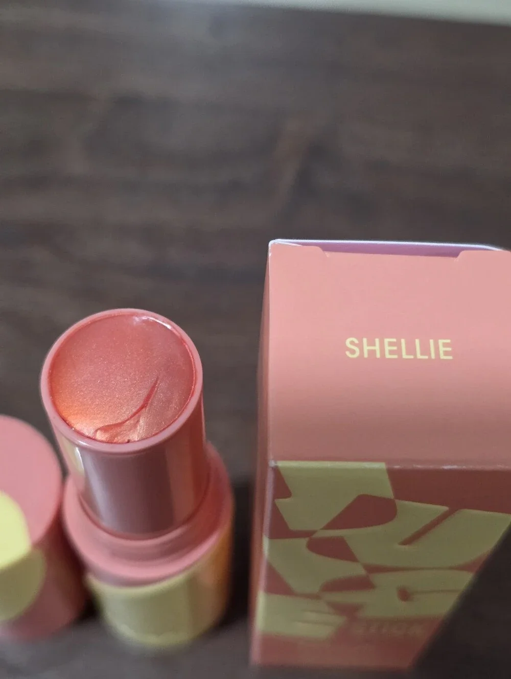 Benefit Juice Stick Dewy Gel Blush Shellie (Warm seashell-pink) Pls See Pics